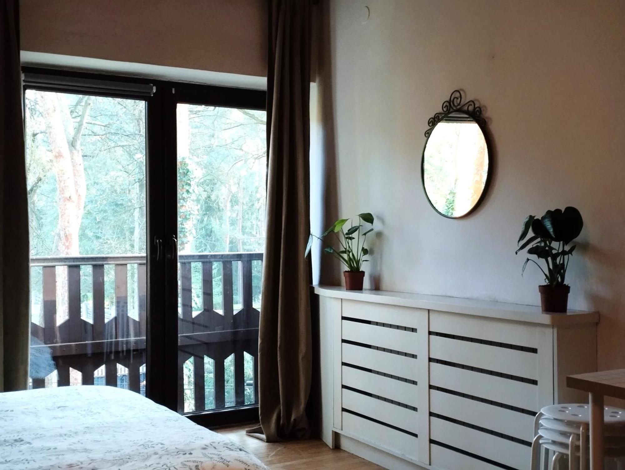 Nest 4 Rest Hotel Констанцин-Езерна Екстериор снимка